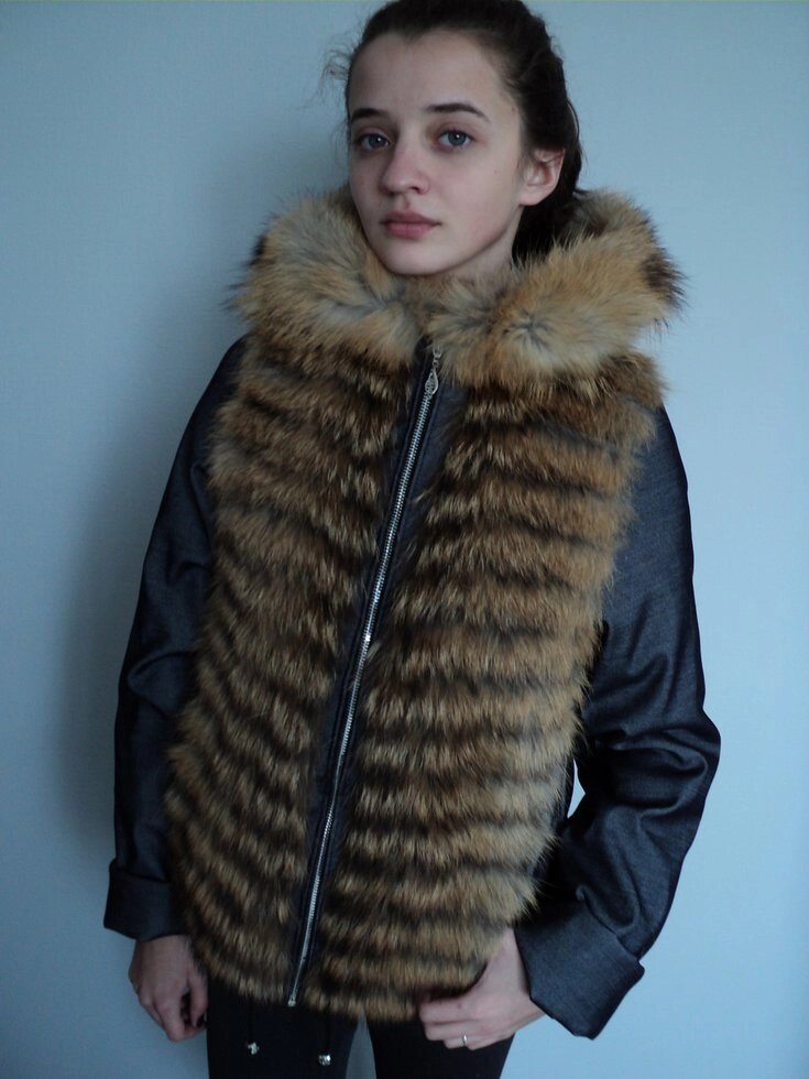 Джинсовая куртка с меховой отделкой ДК-002 "Зимняя принцесса" от компании Детское ателье "Зимняя принцесса" - фото 1