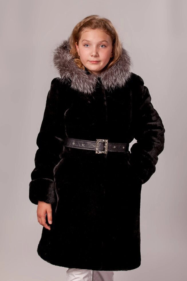 Шубка черная  из мутона МЦ-012 "Зимняя принцесса" от компании Детское ателье "Зимняя принцесса" - фото 1