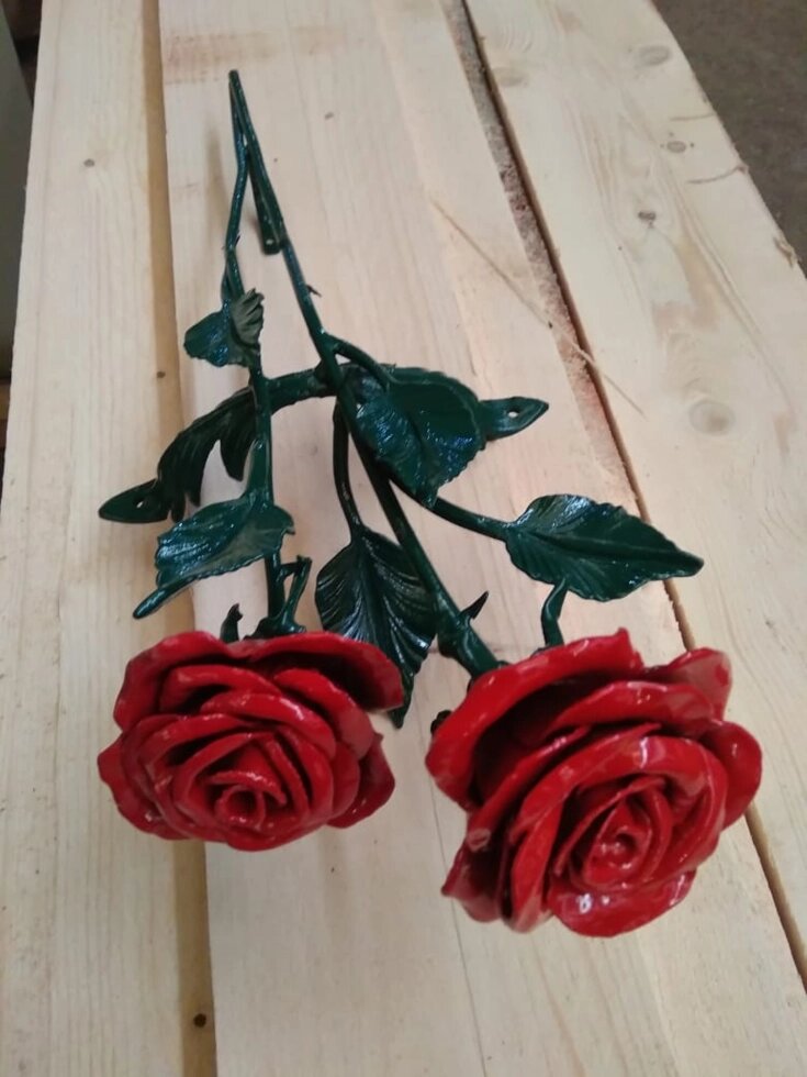 Кованые розы на могилу от компании ООО "АСЦ - Сибирский Сварной" - фото 1