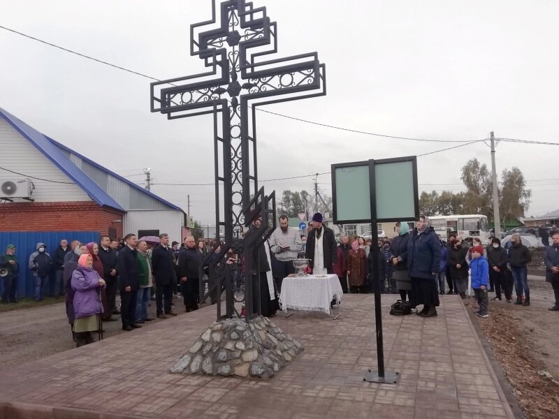 Кованый поклонный крест от компании ООО "АСЦ - Сибирский Сварной" - фото 1