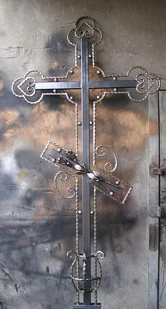 Металлический надгробный крест с вазой для цветов "Гармония" от компании ООО "АСЦ - Сибирский Сварной" - фото 1