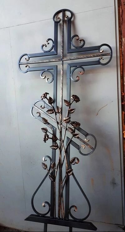 Надгробный крест  "Букет из роз" от компании ООО "АСЦ - Сибирский Сварной" - фото 1