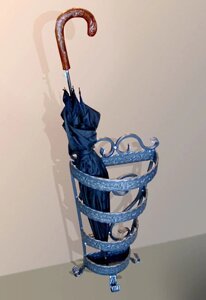 Подставка для зонтов (зонтовница)