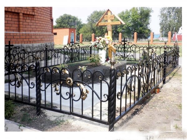 Высокая оградка на могилу ##от компании## ООО "АСЦ - Сибирский Сварной" - ##фото## 1