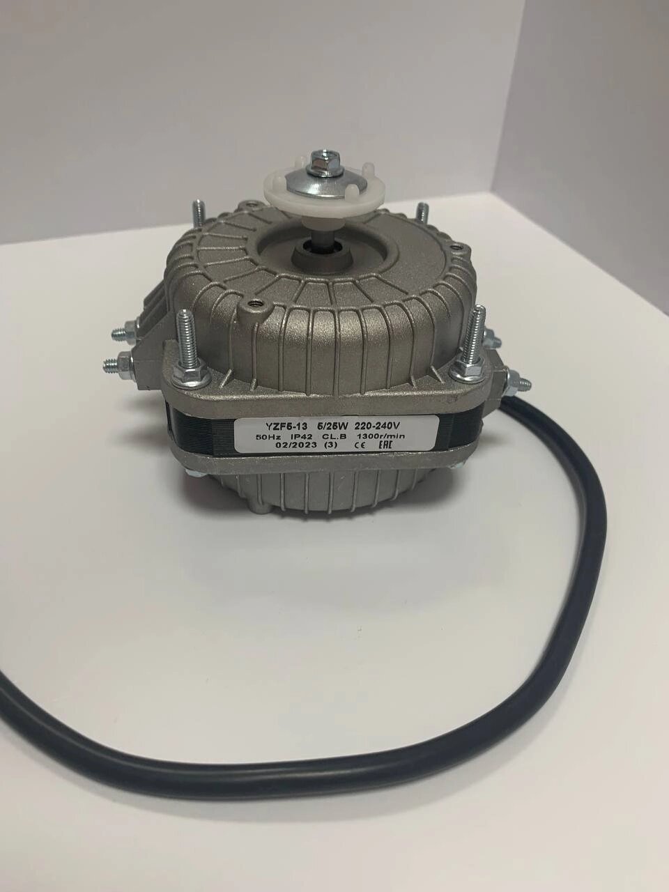 Микродвигатель YZF 5-13, 5/25W, 1300 r/min. от компании Запчасти для бытовой техники - фото 1