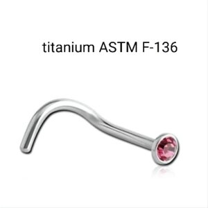 Нострилы 0,8*6,5*2 мм из титанового сплава ASTM F-136 с розовым стразом