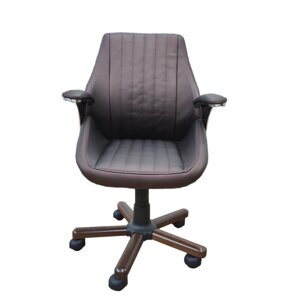 Кресло офисное Адриан-М с подлокотниками, опора пятилучье с деревянными накладками, искусственная кожа, цвет шоколад