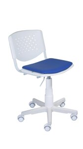 Кресло компьютерное для персонала, конференций Дези-ИЗО белый/цветной пластик с мягкой накладкой