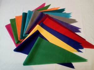 Разноцветные пионерские галстуки для детей в школу и пионерские лагеря