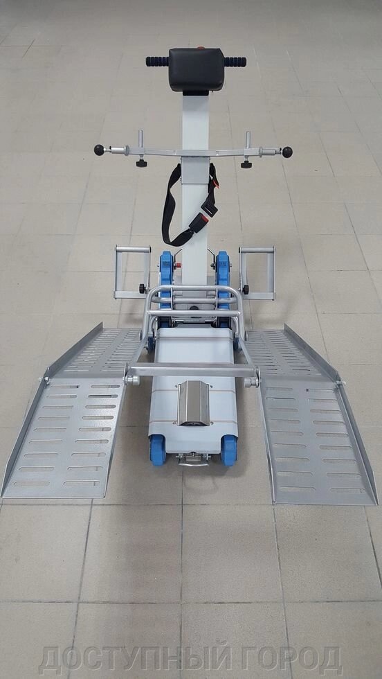 Лестничный подъемник гусенечный для инвалидов "БК С 100" со съемной платформой от компании ДОСТУПНЫЙ ГОРОД - фото 1