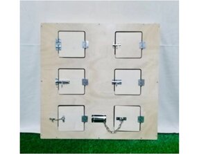 Настенный модуль "Дверцы и замочки" 700*700