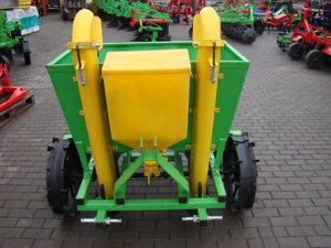 Картофелесажалка двухрядная КС-180 с подкормкой Mv-Groupp (копия Bomet)