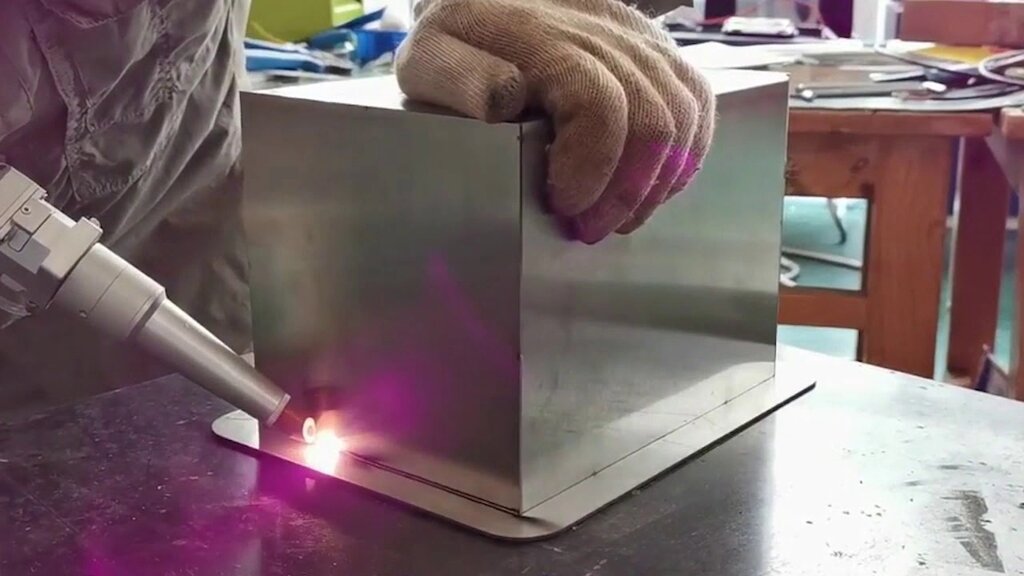 Лазерная сварка листового металла от компании ООО КОЛМЭН-ПЛЮС - фото 1