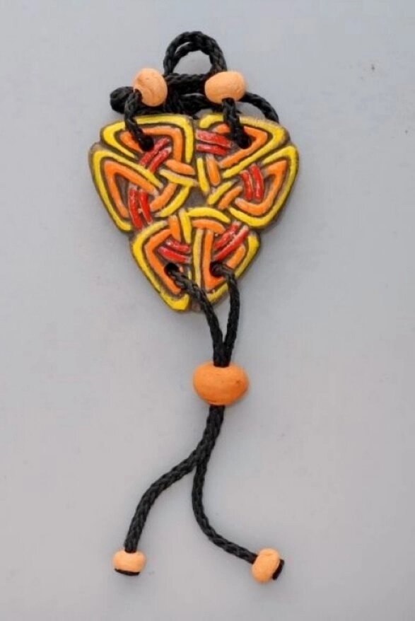 Амулет Триксель (треуг.), керамика цвет. от компании Интернет-магазин "Арьяварта" - фото 1
