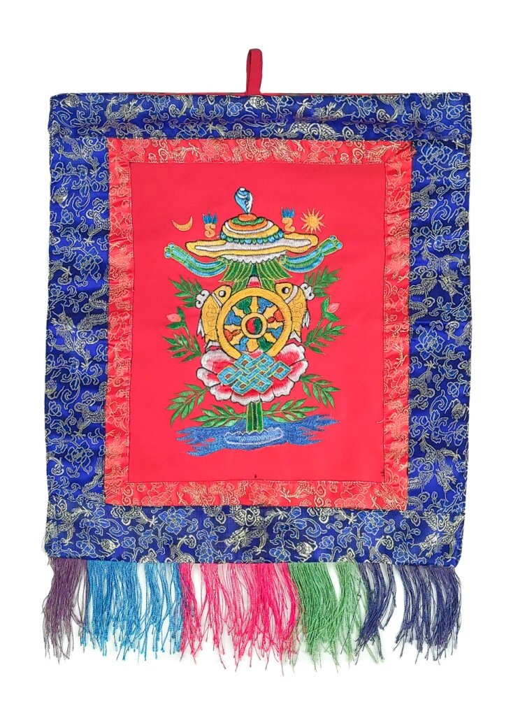 Художественная вышивка-панно Аштамангала (Восемь символов удачи) с вышивкой размер 41Х47 см от компании Интернет-магазин "Арьяварта" - фото 1