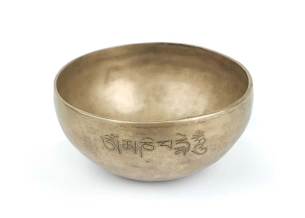 Кованая тибетская поющая чаша с мантрой диаметр 14,5 см от компании Интернет-магазин "Арьяварта" - фото 1