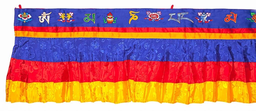 Ламбрекен с вышивкой Мантра и Восемь символов буддизма длиной 280 см от компании Интернет-магазин "Арьяварта" - фото 1