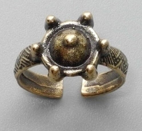 Перстень Щит, латунь от компании Интернет-магазин "Арьяварта" - фото 1