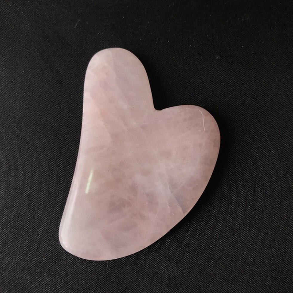 Пластина из розового кварца "Сердечко" для массажа лица по методу Гуаша от компании Интернет-магазин "Арьяварта" - фото 1