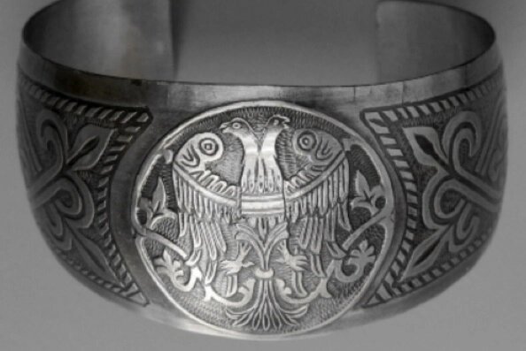 Славянский браслет из мельхиора "Двухглавая птица" от компании Интернет-магазин "Арьяварта" - фото 1