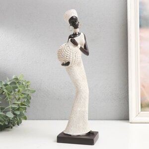 Сувенир полистоун "Африканка с круглым плетёным кувшином" белый 33х9,5х9,5 см