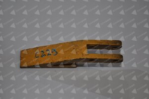 Зуб ковша боковой Z5G. 8.1-1/9321675 XCMG ZL50G в Амурской области от компании ООО «ЦЕНТР ГРУПП»