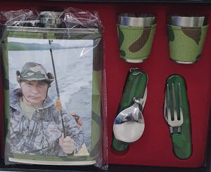 Набор Путин на рыбалке (фляжка 270мл + 2стопки+складные вилка и ложка) Gift Set