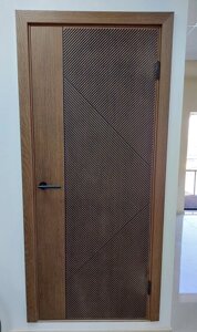 Межкомнатная дверь ГЛУХАЯ СИНДИ 13 шпон орех текстурированный с фрезеровкой ЭВЕРЕСТ