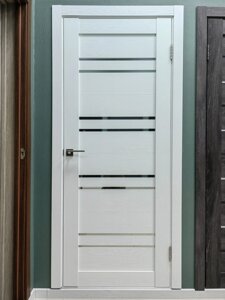 Межкомнатная дверь РОМЕНА царга экошпон шале белый текстура / стекло зеркальное ДООР в Крыму от компании Двери в Евпатории