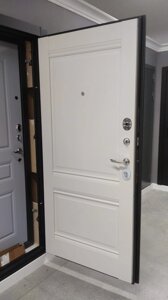 Входная дверь 9см ПОРТА Porta R-3 8 панель МДФ линии/K42 Graphite Pro/Alaska БЕЛАЯ КЛАССИКА ЭВЕР