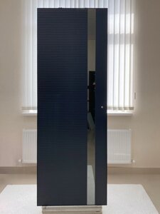 Межкомнатная дверь 526 ПЭТ вертикаль вставка тонированное зеркало графит минимализм щит ТАНДОР