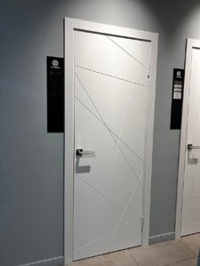 Межкомнатная дверь ГЛУХОЕ НОРДИКА 164 Эмаль белая фрезеровка линии минимализм прямая СВ в Крыму от компании Двери в Евпатории