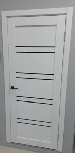Межкомнатная дверь ЭКО-2 царга Экошпон Бьянко стекло черный лакобель ТАНДОР в Крыму от компании Двери в Евпатории