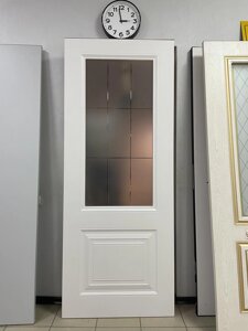 Межкомнатная дверь ОСТЕКЛЕННАЯ К-2 скин пвх ясень белый текстура классика 2ФЛН ЕОПТ в Крыму от компании Двери в Евпатории