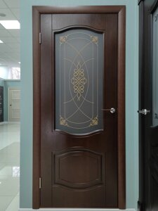 Межкомнатная дверь ОСТЕКЛЕННОЕ МАРИЯ шпон файн лайн шоколад классика 2ФЛН ДООР в Крыму от компании Двери в Евпатории