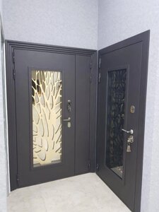 Входная дверь уличная 11см древо 8019 венмар стеклопакет тиснение на металле +цинкогрунт нестандарт 1200*2050