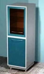 AR-E12 Шкаф для моделей с двумя распашными дверями от компании АВАНТИ Медицинская мебель и оборудование - фото 1
