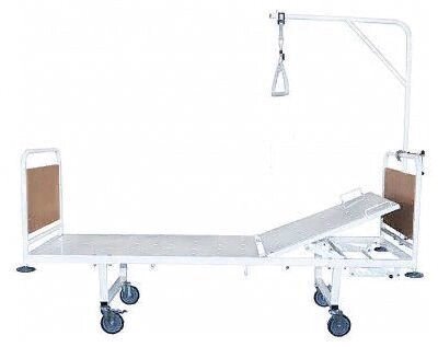 Кровать медицинская функциональная с регулируемой по углу наклона головной секцией , со съемной колесной парой КМФ-01 от компании АВАНТИ Медицинская мебель и оборудование - фото 1