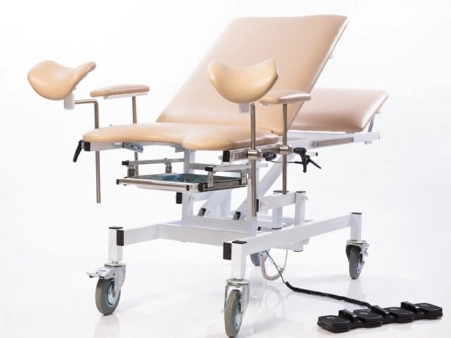 Кушетка-стол КСМ-ПУ-07э-2 электропривод от компании АВАНТИ Медицинская мебель и оборудование - фото 1