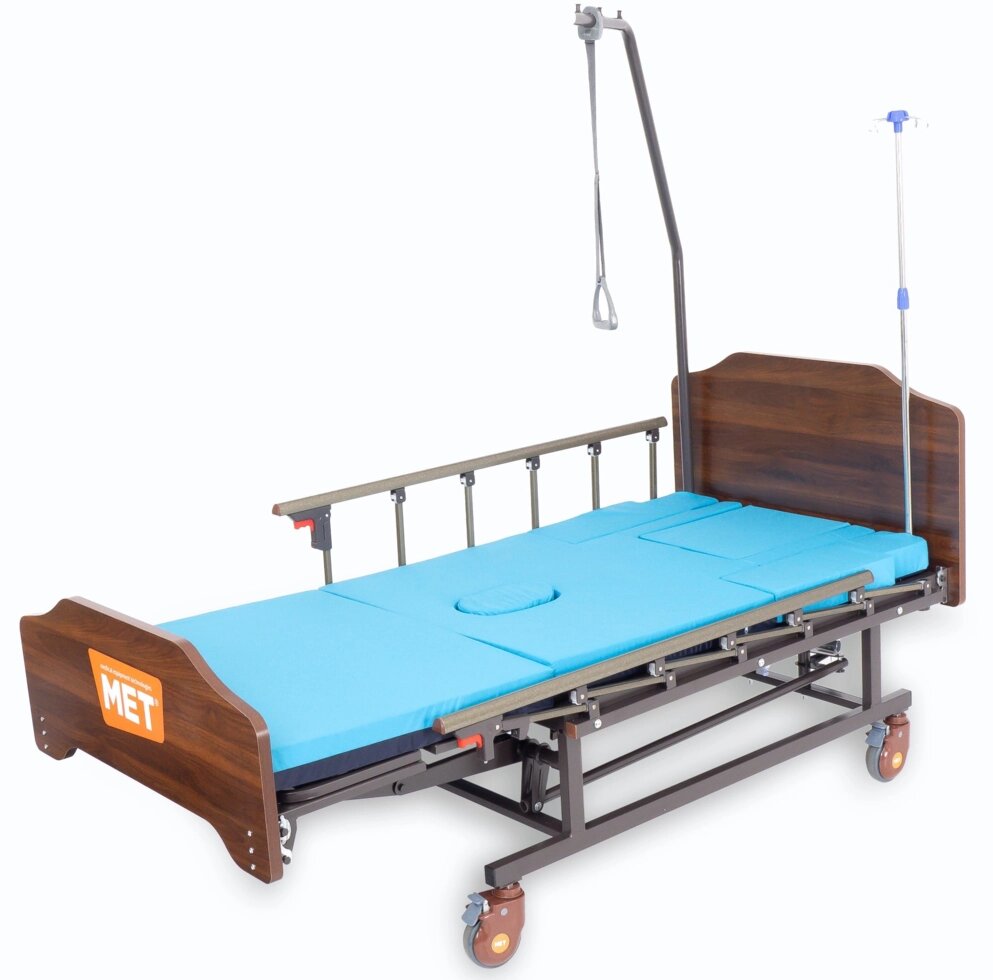 Медицинская кровать с переворотом, туалетом и матрасом MET REMEKS от компании АВАНТИ Медицинская мебель и оборудование - фото 1