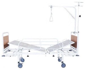 Кровать медицинская функциональная двухсекционная со съемной колесной парой КМФ2-01