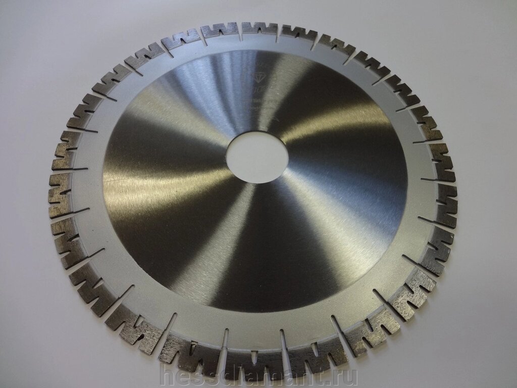 Отрезной алмазный круг HESS d 350 мм W-сегмент Высота сегмента 20 мм от компании МКК-Диамант Групп - фото 1