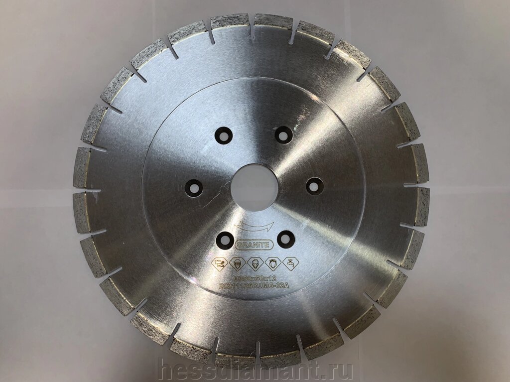 Подрезной алмазный диск 350 мм от компании МКК-Диамант Групп - фото 1