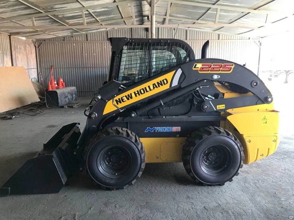 Мини-погрузчик New Holland L 225 Италия от компании Компания Русбизнесавто - фото 1