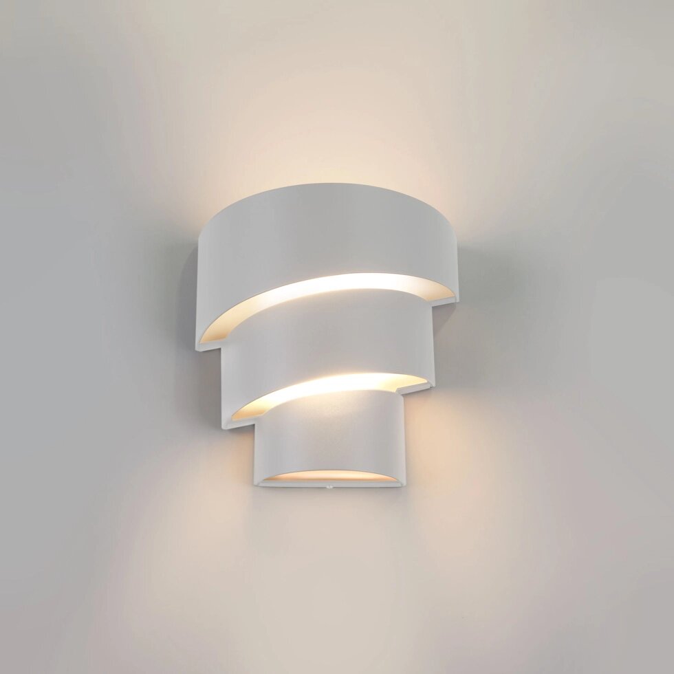 Helix белый уличный настенный светодиодный светильник 1535 TECHNO LED от компании ФЕРОСВЕТ - фото 1