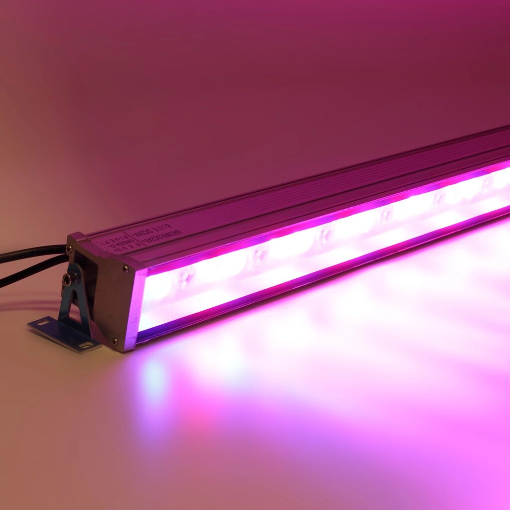 Линейный светодиодный прожектор Wallwasher DMX (36W, 24V, RGB) DELCI от компании ФЕРОСВЕТ - фото 1