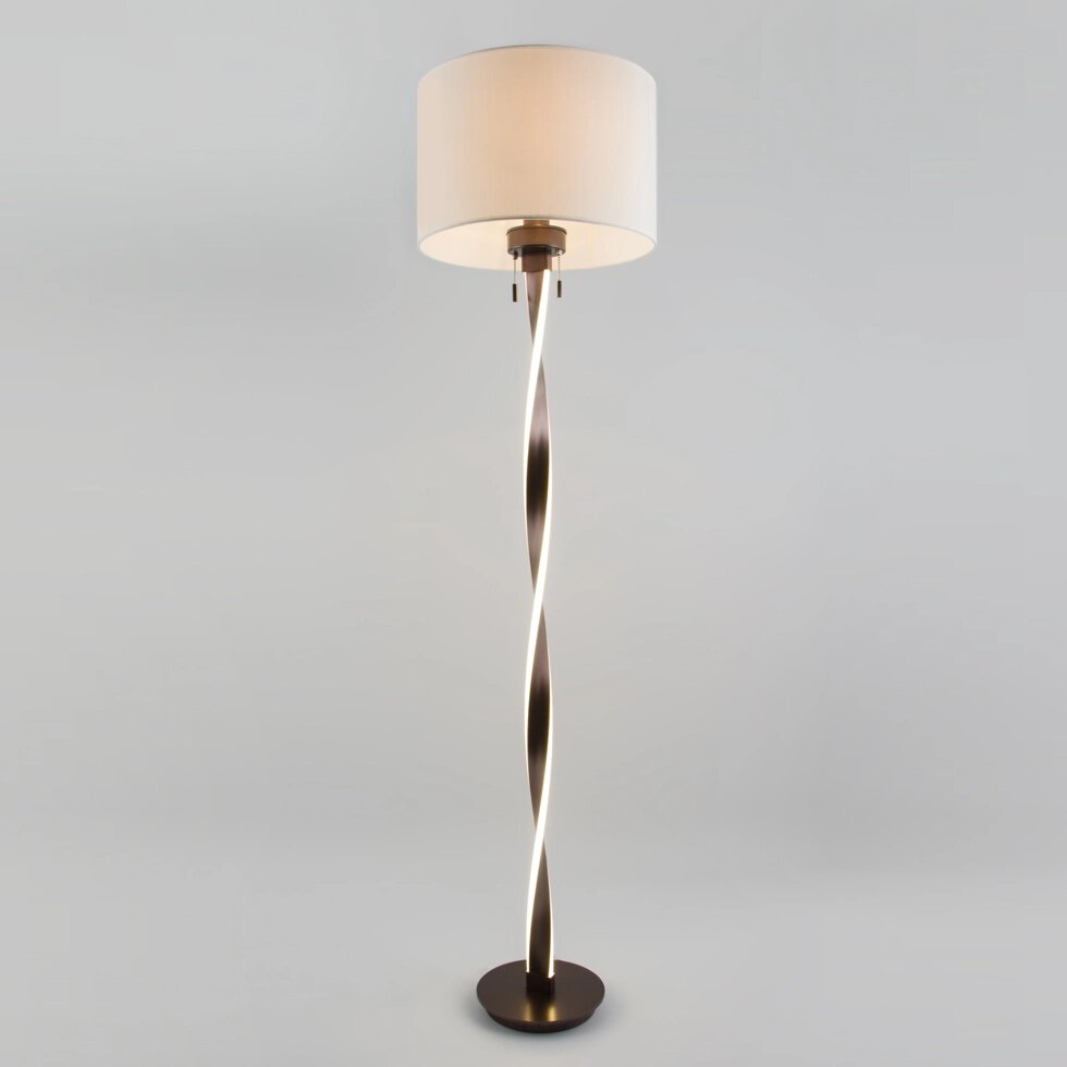 Напольный светодиодный светильник с тканевым абажуром 990 белый / коричневый от компании ФЕРОСВЕТ - фото 1