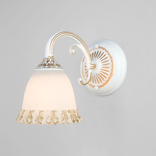 Настенный светильник со стеклянным плафоном 60107/1 белый с золотом