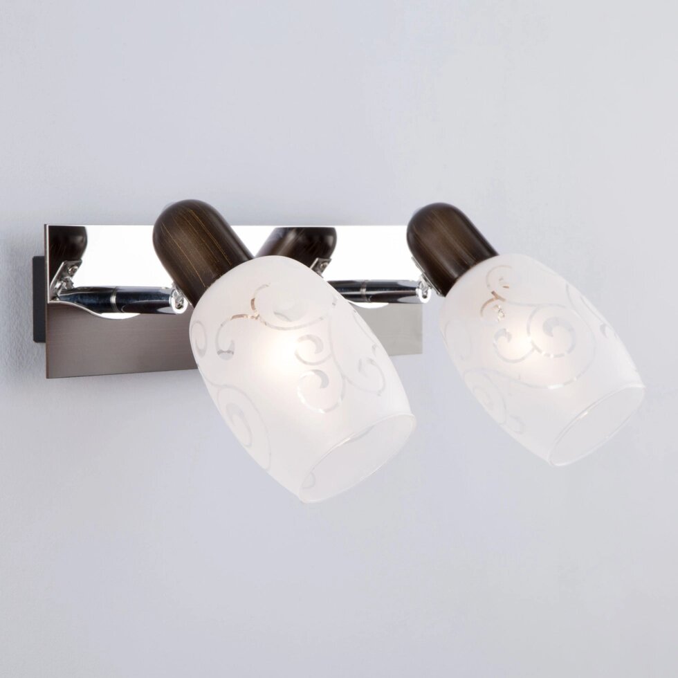 Настенный светильник со стеклянными плафонами 60301/2 хром / венге от компании ФЕРОСВЕТ - фото 1