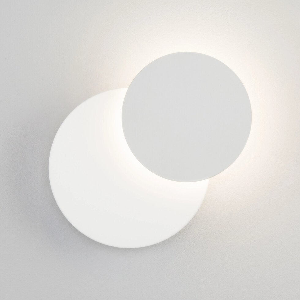 Настенный светодиодный светильник 40135/1 белый от компании ФЕРОСВЕТ - фото 1